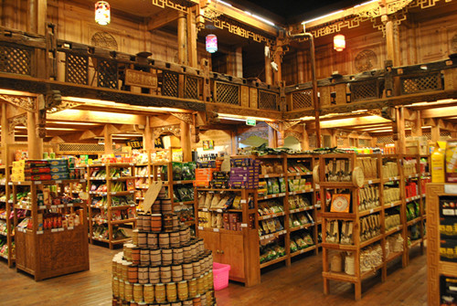 首页 旅游攻略  丽江购物指南      银饰类:在丽江比较出名和比较可靠